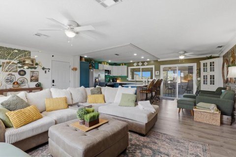 Casa en venta en Hernando Beach, Florida, 2 dormitorios, 101.45 m2 № 2107364 - foto 9