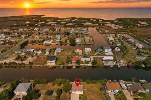 Casa en venta en Hernando Beach, Florida, 2 dormitorios, 101.45 m2 № 2107364 - foto 3