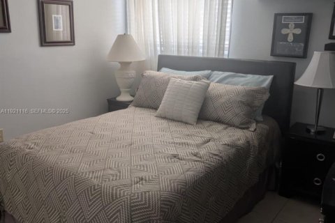Condominio en venta en Miami, Florida, 3 dormitorios, 117.61 m2 № 1976415 - foto 8