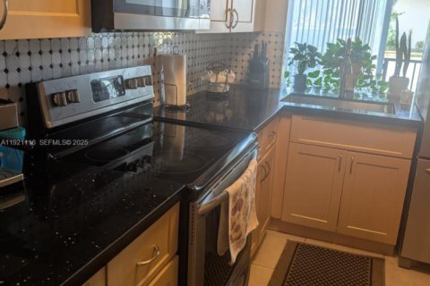 Condominio en venta en Miami, Florida, 3 dormitorios, 117.61 m2 № 1976415 - foto 3