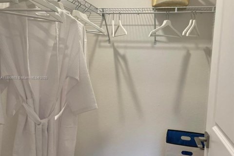 Touwnhouse à louer à Homestead, Floride: 4 chambres, 127.65 m2 № 1929292 - photo 21