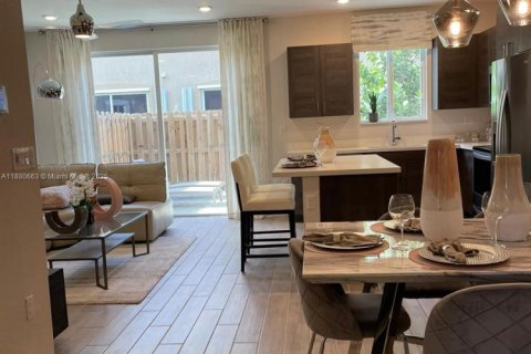 Touwnhouse à louer à Homestead, Floride: 4 chambres, 127.65 m2 № 1929292 - photo 1