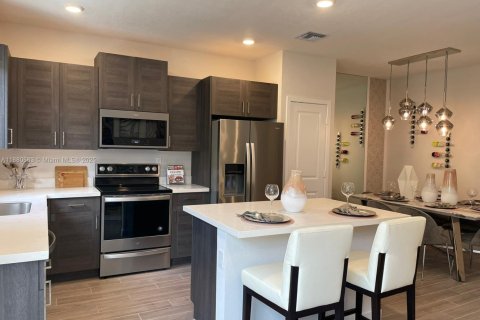 Touwnhouse à louer à Homestead, Floride: 4 chambres, 127.65 m2 № 1929292 - photo 2