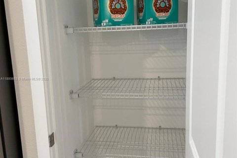 Touwnhouse à louer à Homestead, Floride: 4 chambres, 127.65 m2 № 1929292 - photo 5