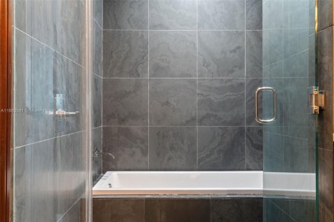 Купить кондоминиум в Майами, Флорида 2 спальни, 146.32м2, № 1931246 - фото 21