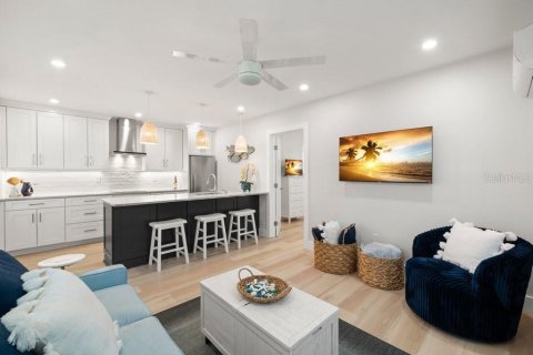 Condo in Saint Pete Beach, Florida, 1 bedroom  № 1842239 - photo 9