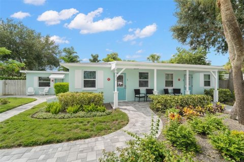 Condo in Saint Pete Beach, Florida, 1 bedroom  № 1842239 - photo 1