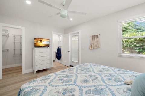 Condo in Saint Pete Beach, Florida, 1 bedroom  № 1842239 - photo 14