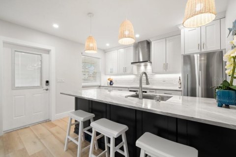 Condo in Saint Pete Beach, Florida, 1 bedroom  № 1842239 - photo 7