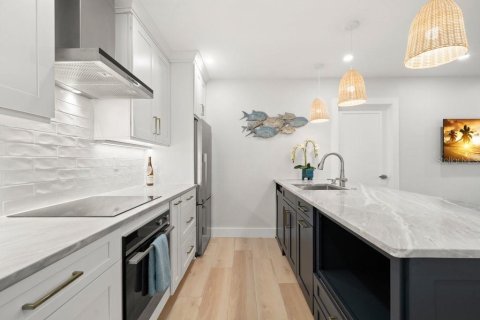 Condo in Saint Pete Beach, Florida, 1 bedroom  № 1842239 - photo 12