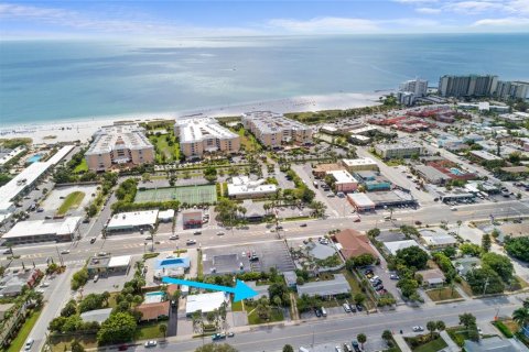 Condo in Saint Pete Beach, Florida, 1 bedroom  № 1842239 - photo 3