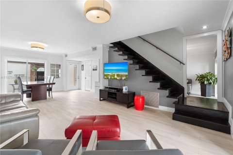 Touwnhouse à vendre à Miami Lakes, Floride: 3 chambres, 162.21 m2 № 2041828 - photo 20