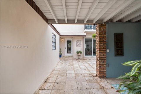 Touwnhouse à vendre à Miami Lakes, Floride: 3 chambres, 162.21 m2 № 2041828 - photo 15