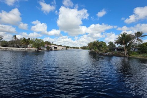 Townhouse in Miami Lakes, Florida 3 bedrooms, 162.21 sq.m. № 2041828 - photo 5