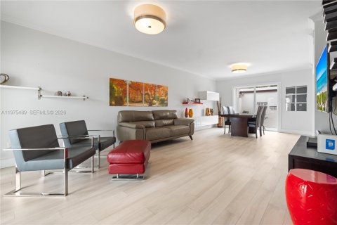 Touwnhouse à vendre à Miami Lakes, Floride: 3 chambres, 162.21 m2 № 2041828 - photo 16