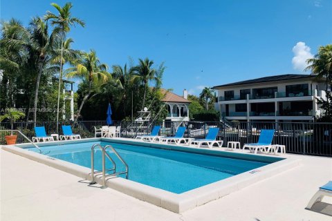 Condominio en venta en Coral Gables, Florida, 2 dormitorios, 98.48 m2 № 2045794 - foto 11