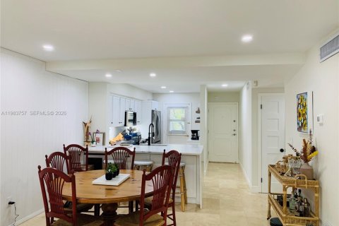 Condominio en venta en Coral Gables, Florida, 2 dormitorios, 98.48 m2 № 2045794 - foto 3