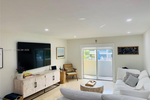 Condominio en venta en Coral Gables, Florida, 2 dormitorios, 98.48 m2 № 2045794 - foto 2