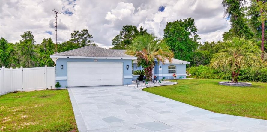 House in Ocala, Florida 3 bedrooms, 162.21 sq.m. № 2221562