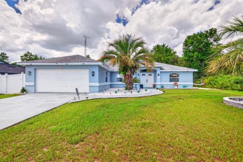 House in Ocala, Florida 3 bedrooms, 162.21 sq.m. № 2221562 - photo 2