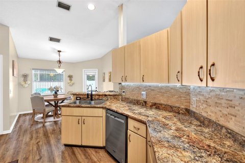 House in Ocala, Florida 3 bedrooms, 162.21 sq.m. № 2221562 - photo 26
