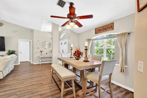 House in Ocala, Florida 3 bedrooms, 162.21 sq.m. № 2221562 - photo 5