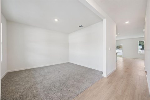 Villa ou maison à vendre à Sanford, Floride: 5 chambres, 260.78 m2 № 2111421 - photo 4