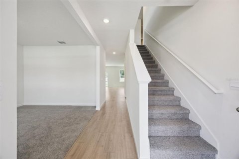 Villa ou maison à vendre à Sanford, Floride: 5 chambres, 260.78 m2 № 2111421 - photo 2