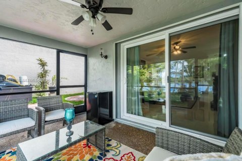 House in Sunrise, Florida 3 bedrooms, 135.64 sq.m. № 2060830 - photo 27