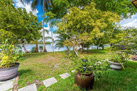 House in Sunrise, Florida 3 bedrooms, 135.64 sq.m. № 2060830 - photo 28