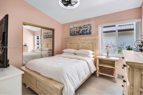 House in Sunrise, Florida 3 bedrooms, 135.64 sq.m. № 2060830 - photo 20