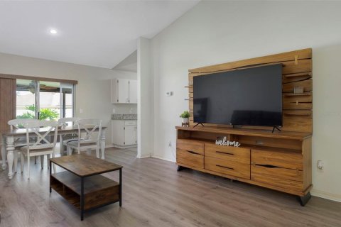 Casa en venta en Brandon, Florida, 3 dormitorios, 116.96 m2 № 1907530 - foto 19