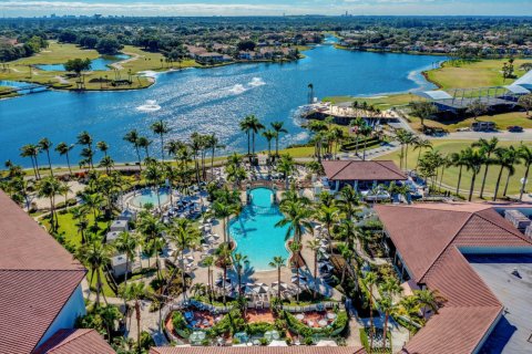 Townhouse in Palm Beach Gardens, Florida 3 bedrooms, 195.56 sq.m. № 752446 - photo 1