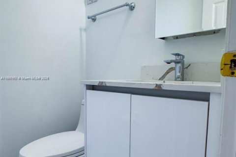 Купить кондоминиум в Форт-Лодердейл, Флорида 2 спальни, 75.62м2, № 1933930 - фото 3