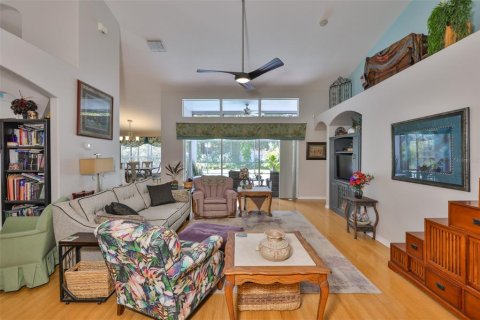 House in Apollo Beach, Florida 3 bedrooms, 168.34 sq.m. № 1670272 - photo 6