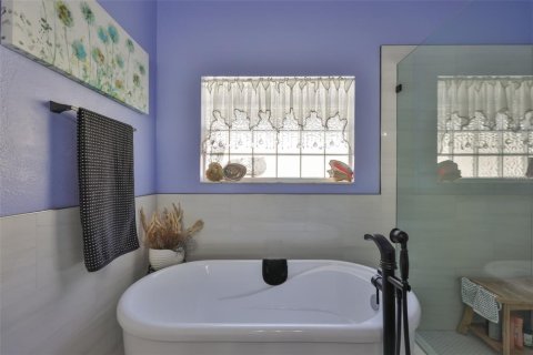 House in Apollo Beach, Florida 3 bedrooms, 168.34 sq.m. № 1670272 - photo 30