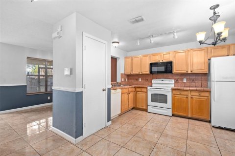Townhouse in Kissimmee, Florida 3 bedrooms, 135.64 sq.m. № 2230361 - photo 2