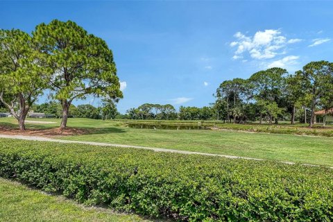 Villa ou maison à vendre à Sarasota, Floride: 2 chambres, 140.56 m2 № 2195868 - photo 5