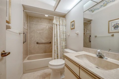 Villa ou maison à vendre à Sarasota, Floride: 2 chambres, 140.56 m2 № 2195868 - photo 18