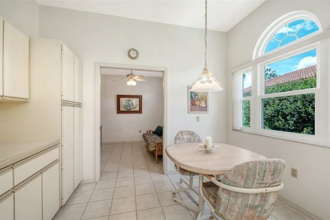 Villa ou maison à vendre à Sarasota, Floride: 2 chambres, 140.56 m2 № 2195868 - photo 8
