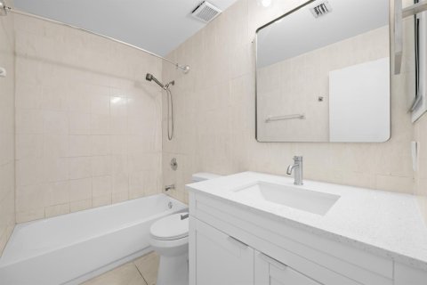 Снять в аренду таунхаус в Помпано-Бич, Флорида 3 комнаты, 94.76м2, № 2187012 - фото 15