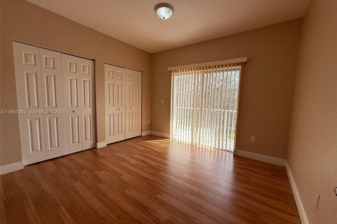 Снять в аренду таунхаус в Хомстед, Флорида 2 спальни, 133.59м2, № 2004551 - фото 7