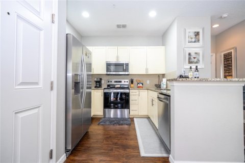 Adosado en venta en Kissimmee, Florida, 4 dormitorios, 157.38 m2 № 1912232 - foto 19