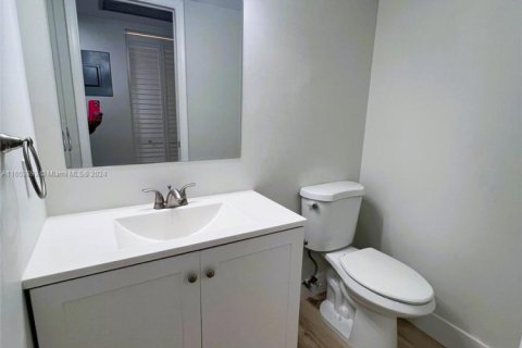 Condominio en venta en Coconut Creek, Florida, 1 dormitorio, 74.14 m2 № 1362657 - foto 17