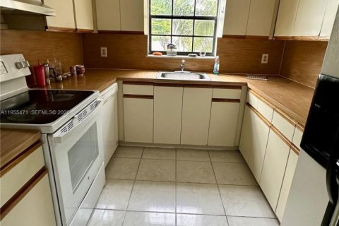 Купить таунхаус в Хайалиа, Флорида 3 спальни, 118.82м2, № 2010211 - фото 3