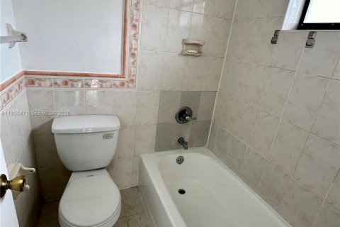 Купить таунхаус в Хайалиа, Флорида 3 спальни, 118.82м2, № 2010211 - фото 12