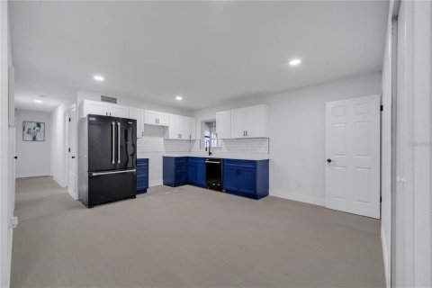 House in Orlando, Florida 5 bedrooms, 137.59 sq.m. № 1847578 - photo 18