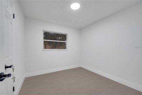 House in Orlando, Florida 5 bedrooms, 137.59 sq.m. № 1847578 - photo 26