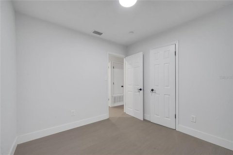 House in Orlando, Florida 5 bedrooms, 137.59 sq.m. № 1847578 - photo 25