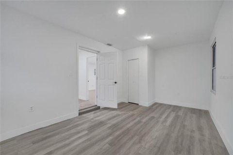 House in Orlando, Florida 5 bedrooms, 137.59 sq.m. № 1847578 - photo 20